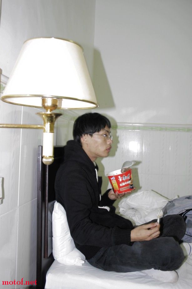 太晚了什么吃的都关门了只能