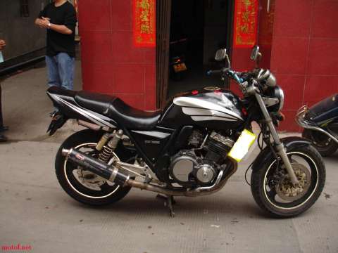 CB400