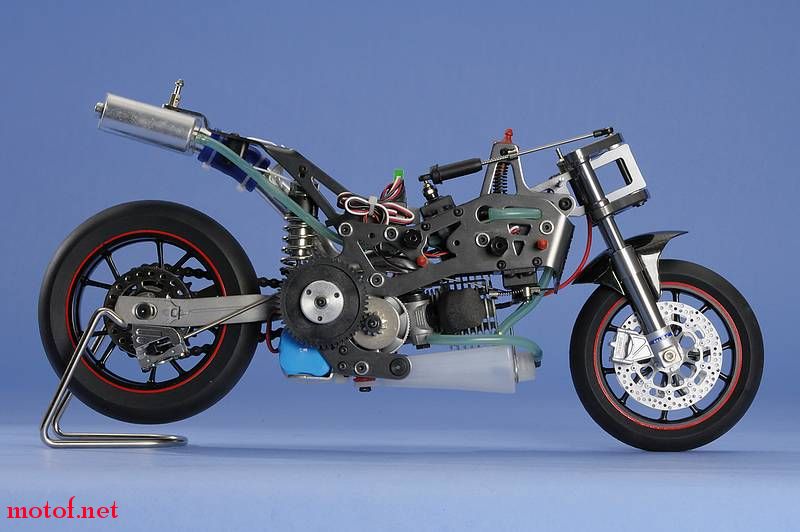 DUCATI3.jpg