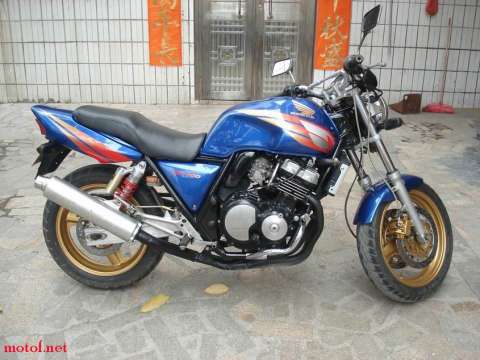 CB400