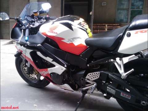 CBR929