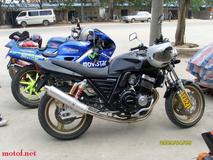 SI850675.jpg