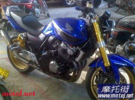 CB400