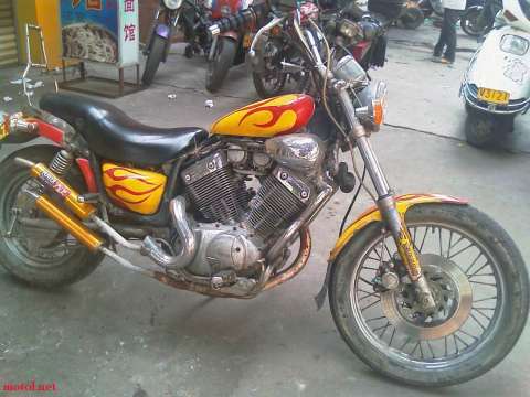 雅玛哈 V2 400CC