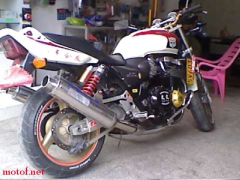 CB1300