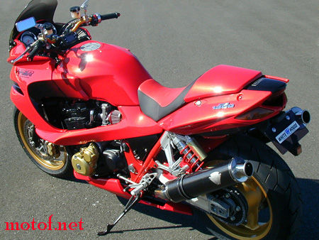 9cb1300_rear45.jpg