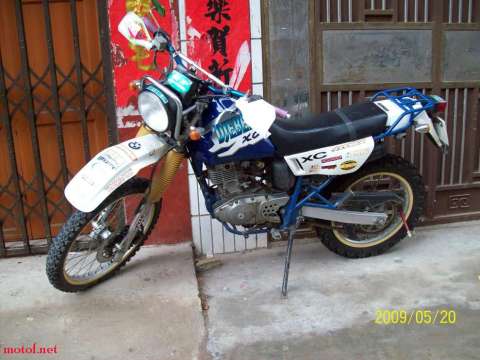 摩托车