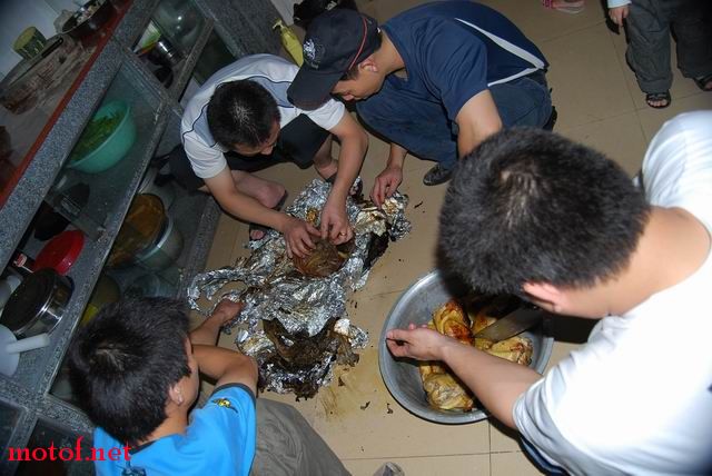 剥开荷叶跟锡纸