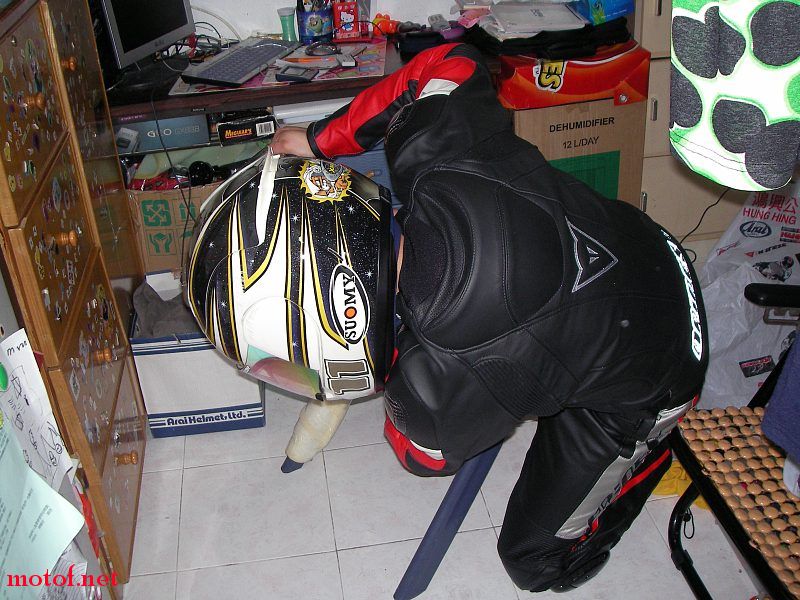 我穿黑丹尼屎.JPG