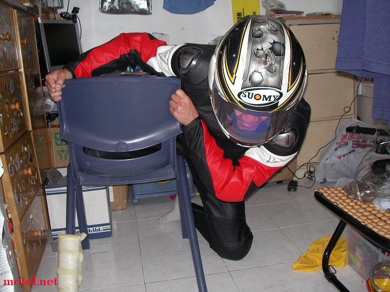 我穿黑丹尼屎2.JPG