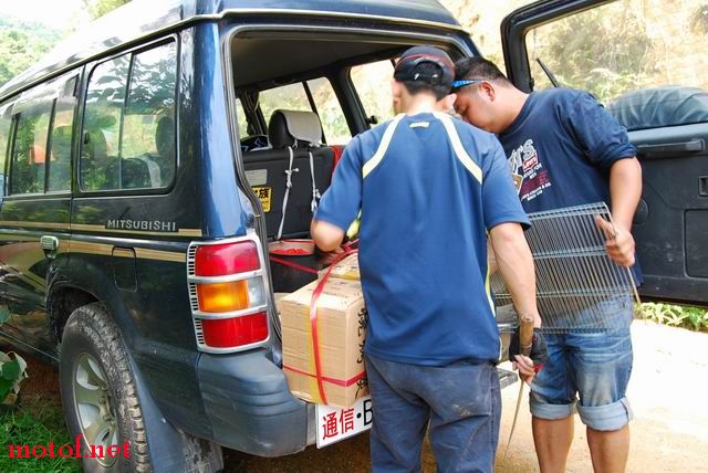 烧烤等工具下车啦