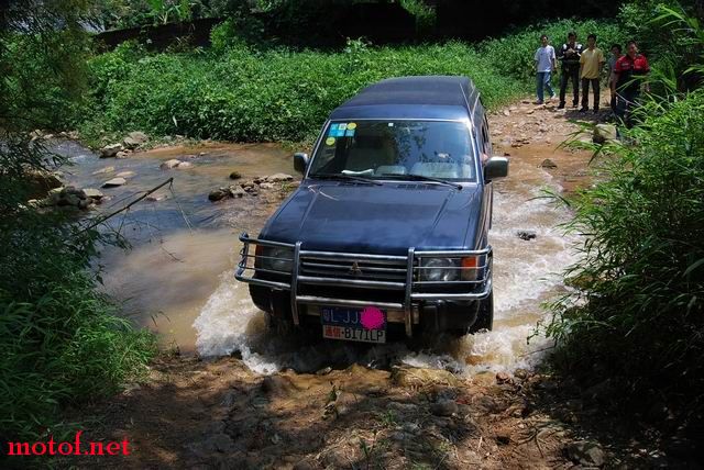 三菱，越野过河