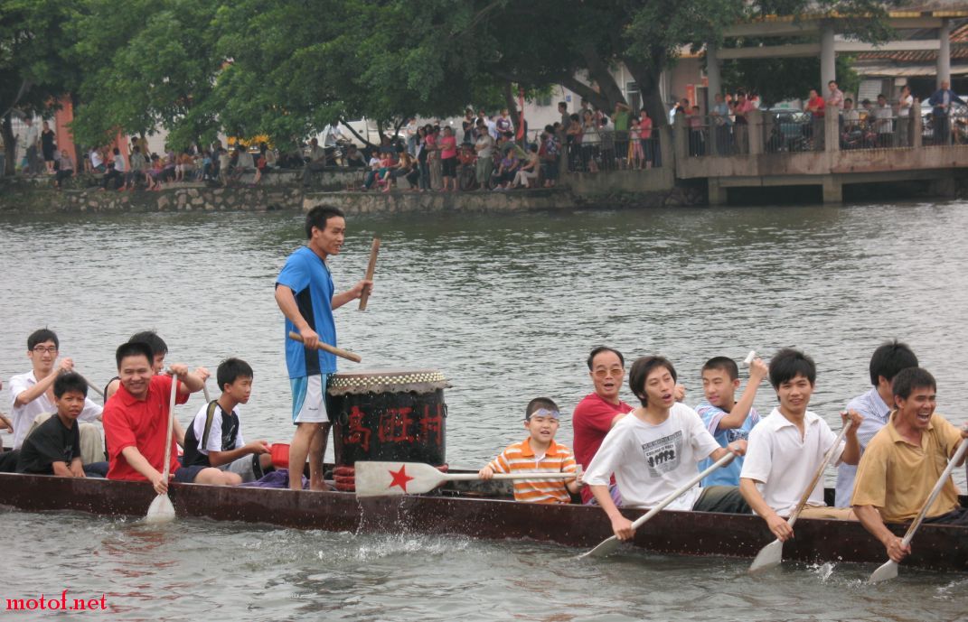 大家可以上船玩玩~哈哈