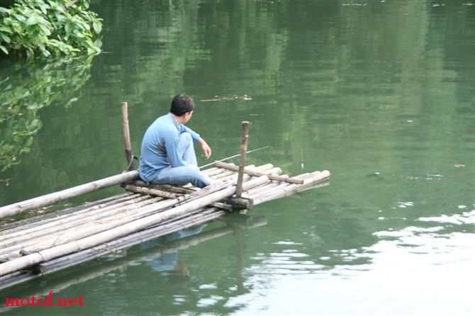 飞龙说：不要急，慢慢等，姜太公钓鱼愿者上钩