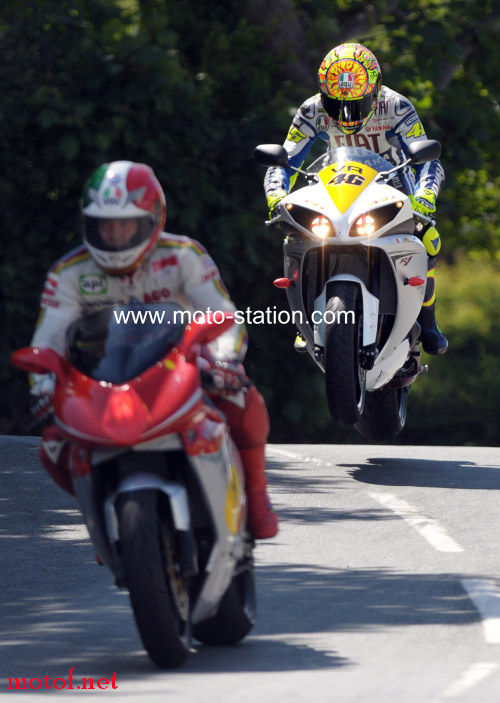 tourist_trophy_TT_09_Rossi_yamaha_r1_stpz.jpg