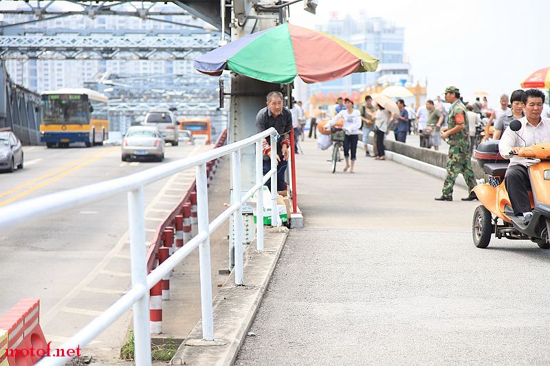 大叔說你有你跳橋我有我賣水