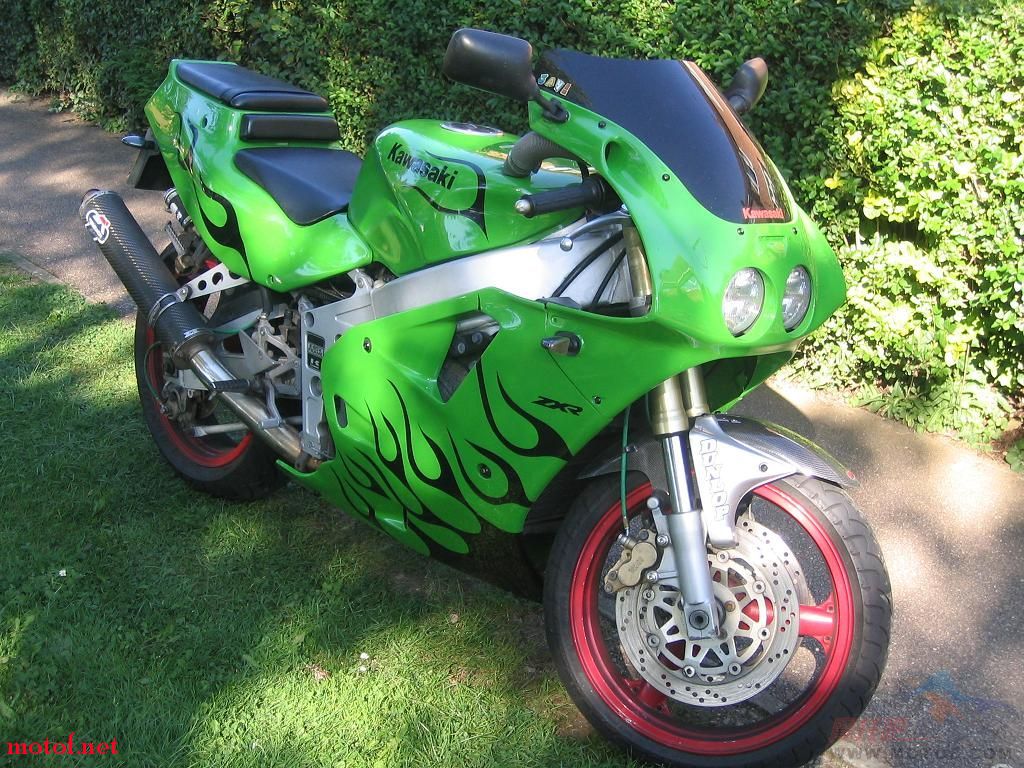 ZXR400