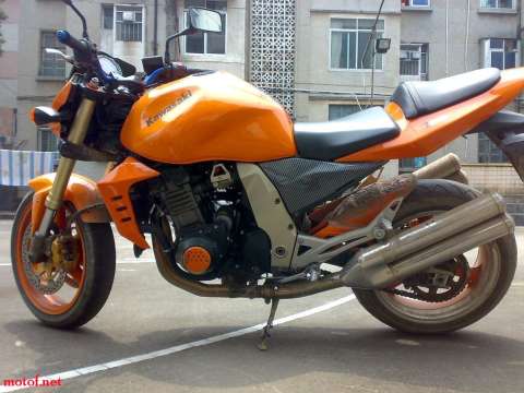 z1000