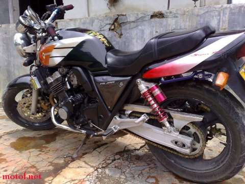 CB400