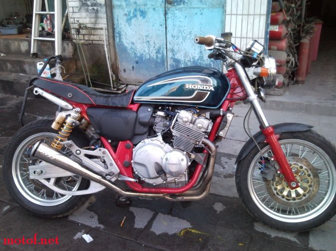 CB400FOUR.jpg