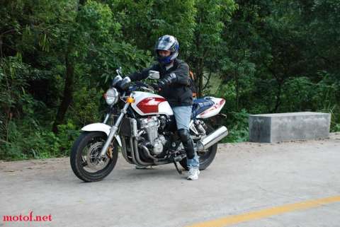 00年的cb1300