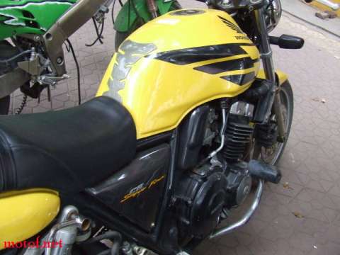 CB400