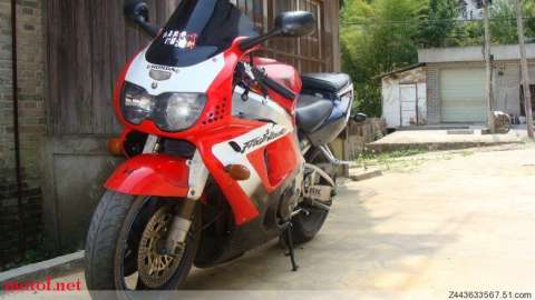 CBR893