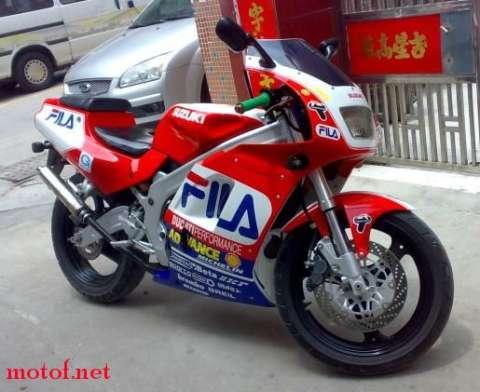 铃木RGT125