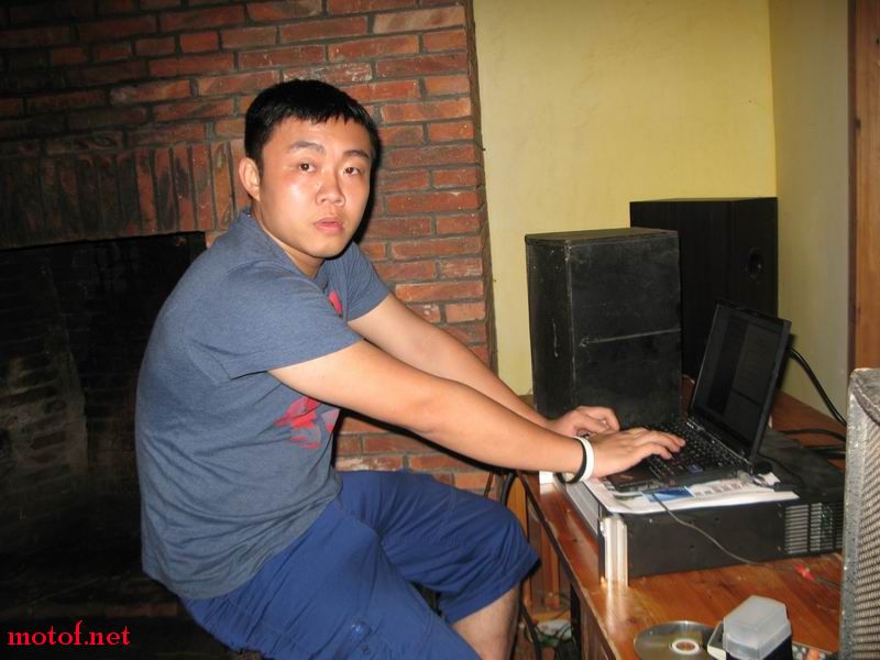 L01.JPG