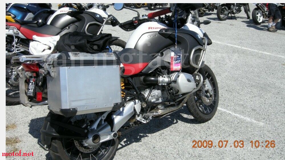 1200GSA到達賽場停車場