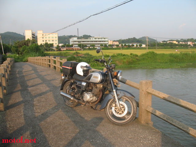 小桥。流水。哈哈