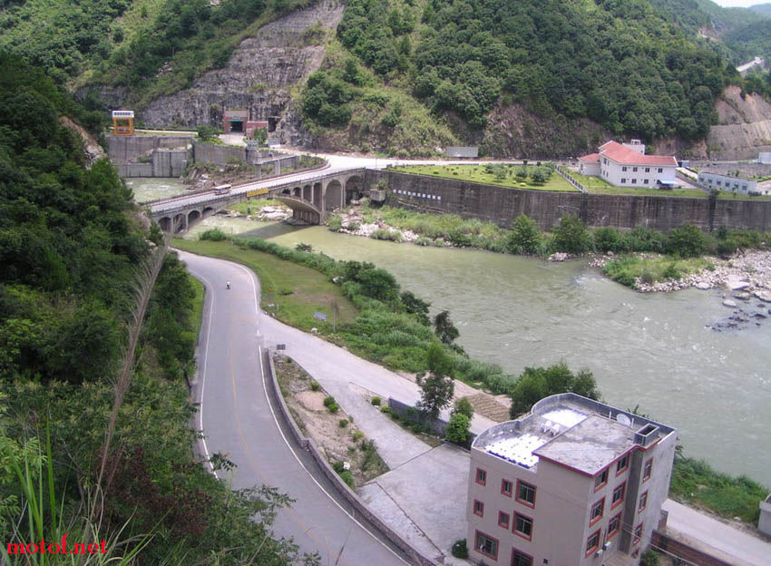 水库及周边的路
