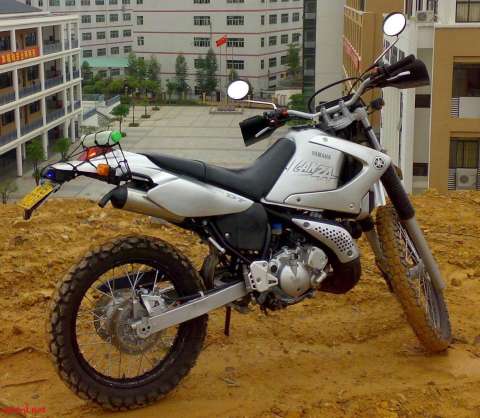 YAMAH DT230