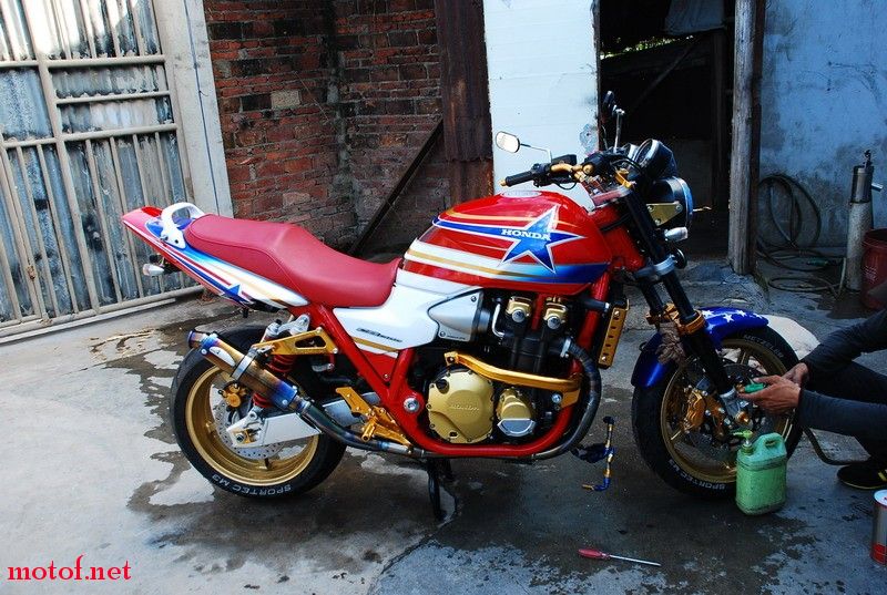 CB1300.jpg