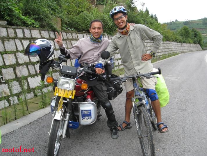 路上遇到两个从广州骑自行的，他们目标也是拉萨