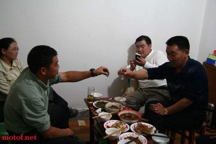 到雅江,同邹哥的朋友把酒到深夜!人生如此,夫复何求!