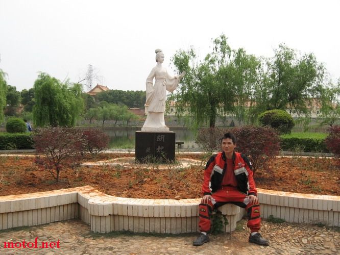 hsmoto_8_10_6d8b394518576bf.jpg