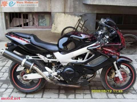 VTR1000