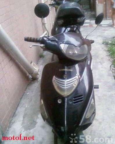 轻骑125踏板车