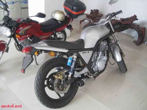 YAMAHA SRX600