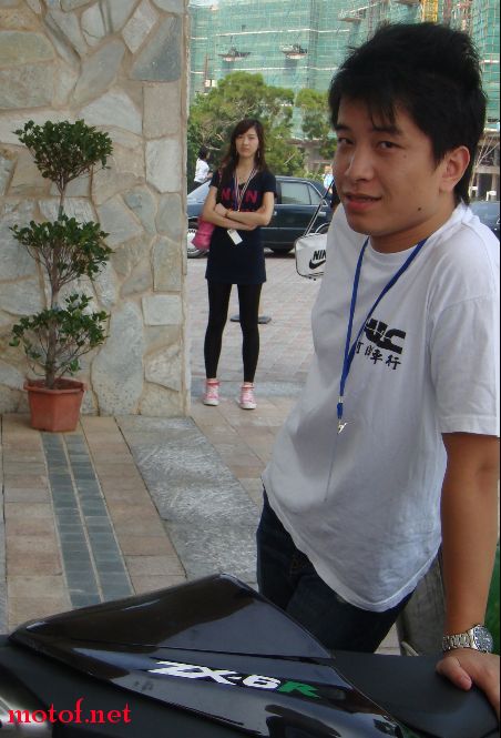小周，，别抢镜头嘛