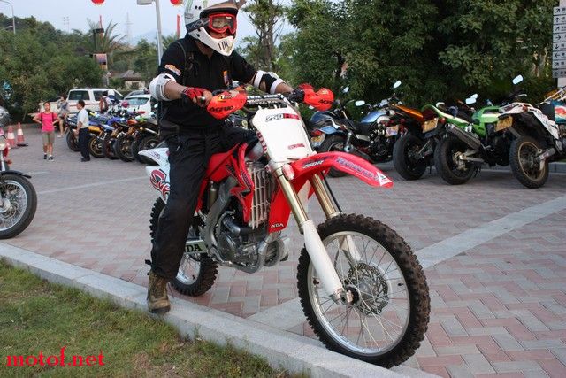 MOTOF 5 214.jpg