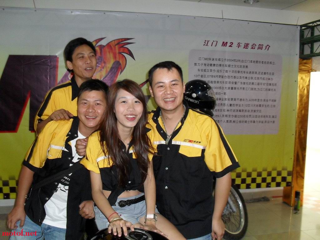 导演！！这两家伙老是出来抢镜！！