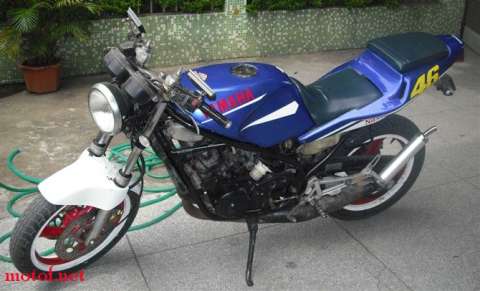 YAMAHA RZ-250RR