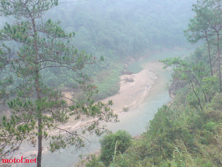 山间水湖