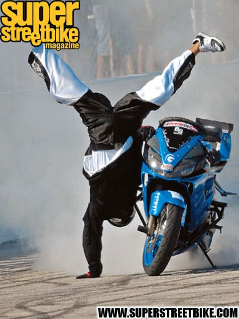 0709_sbkp_06_z industry_buzz handstand.jpg