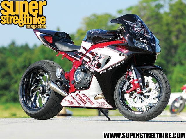 0711_sbkp_01_z 2007_honda_cbr1000rr front_view.jpg