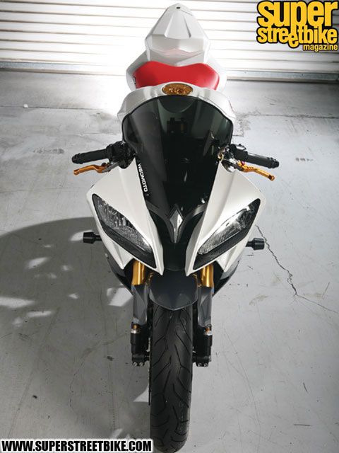 0810_sbkp_12_z 2007_yamaha_r6 front_view.jpg