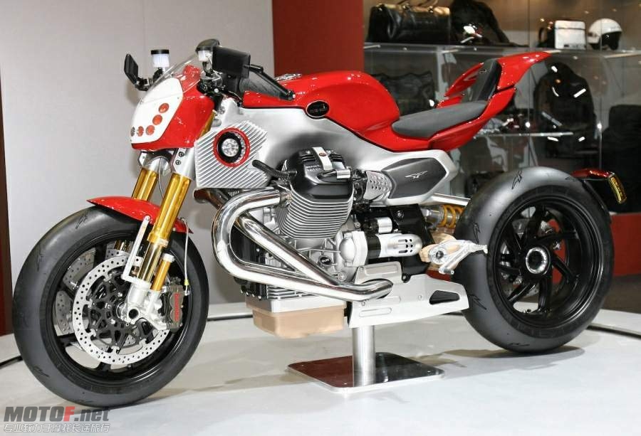 Moto Guzzi V12 LeMans Concept  1.jpg