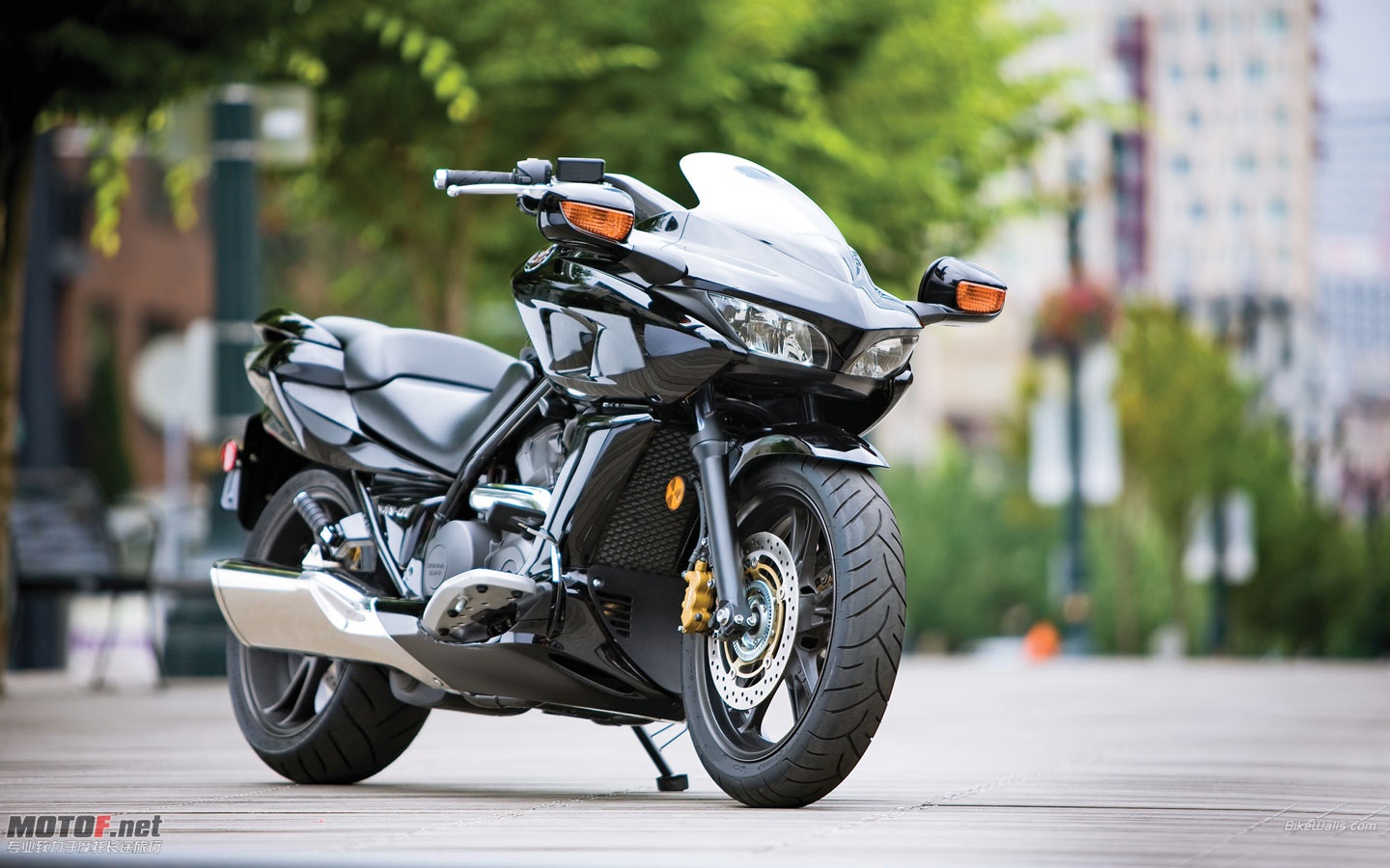 Honda_DN-01_2009_03_1440x900.jpg
